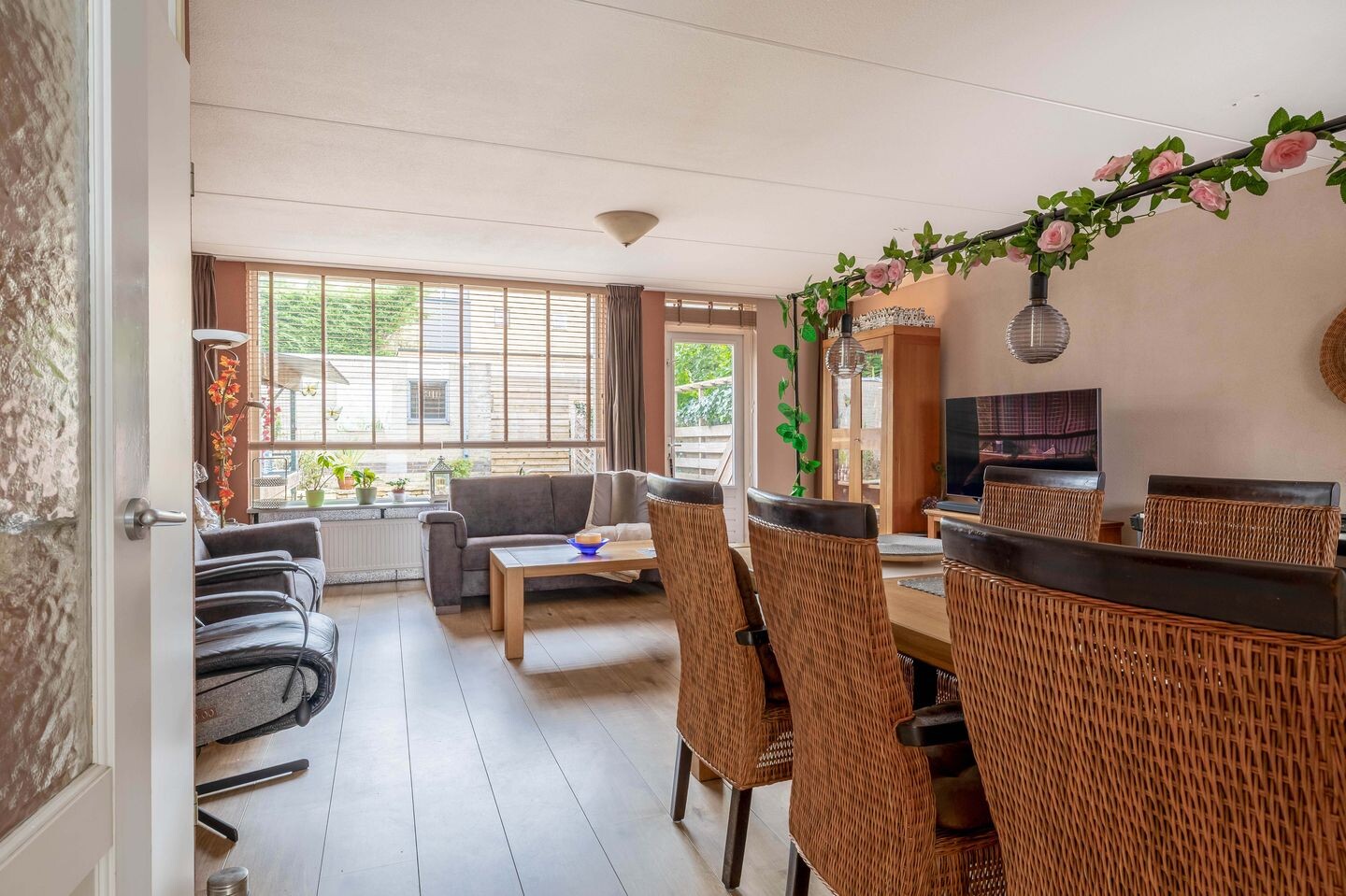 Tussenwoning te koop: Lissabonstraat 64, Alphen Aan Den Rijn