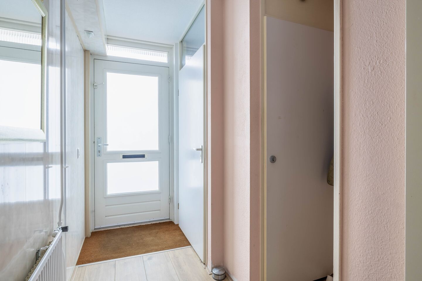 Tussenwoning te koop: Lissabonstraat 64, Alphen Aan Den Rijn