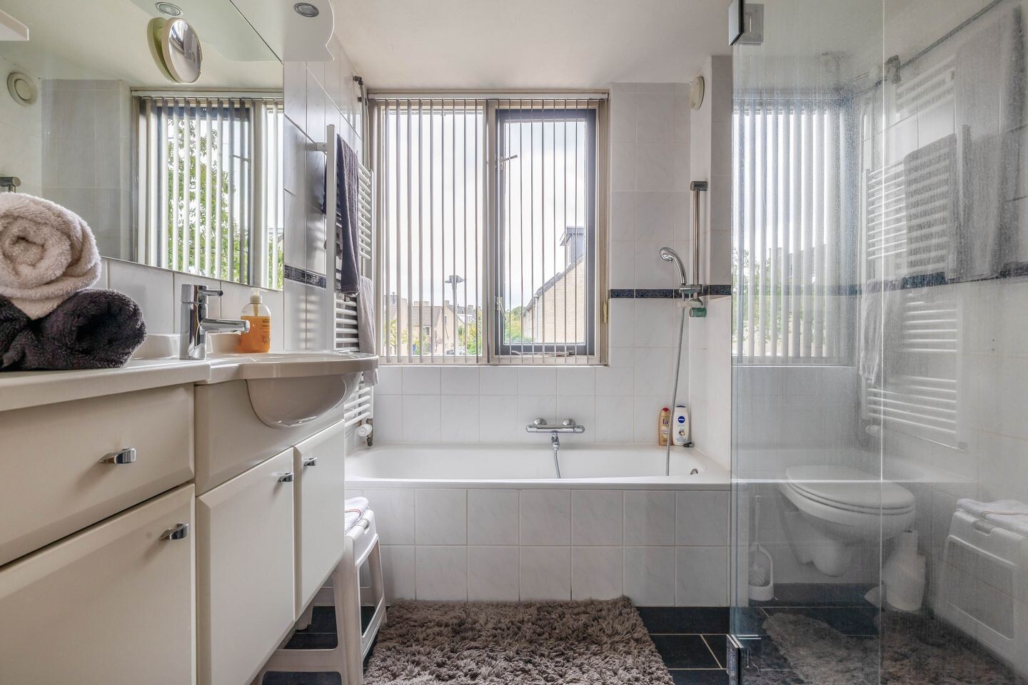 Tussenwoning te koop: Lissabonstraat 64, Alphen Aan Den Rijn