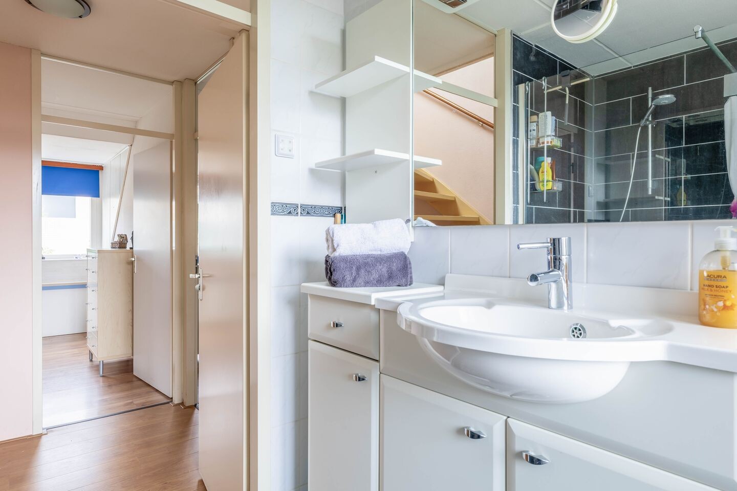 Tussenwoning te koop: Lissabonstraat 64, Alphen Aan Den Rijn