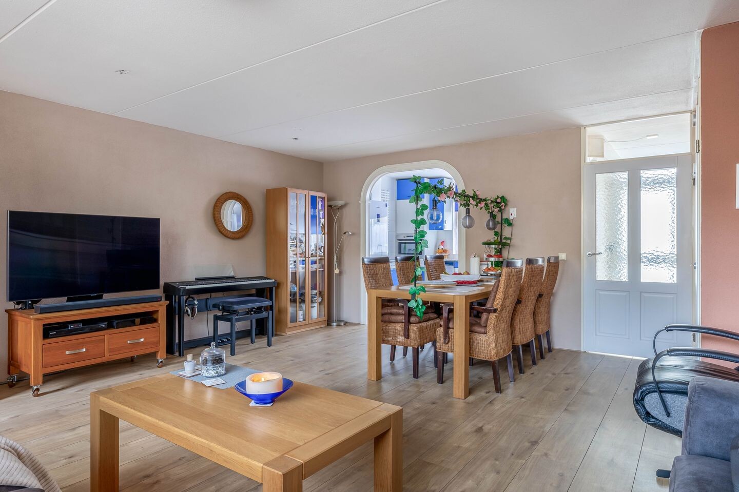 Tussenwoning te koop: Lissabonstraat 64, Alphen Aan Den Rijn