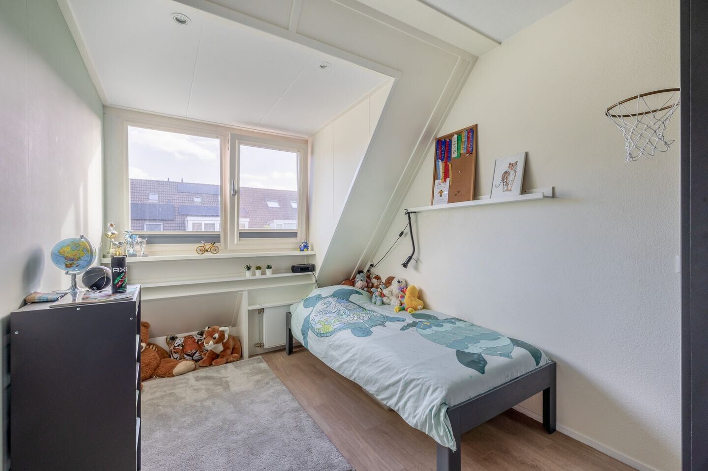 Tussenwoning te koop: Afrikalaan 27, Alphen Aan Den Rijn