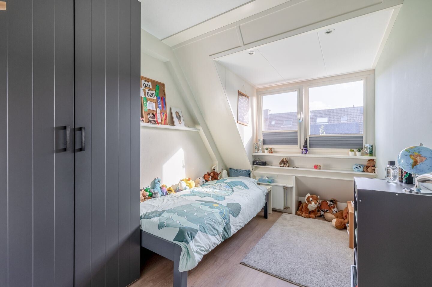 Tussenwoning te koop: Afrikalaan 27, Alphen Aan Den Rijn
