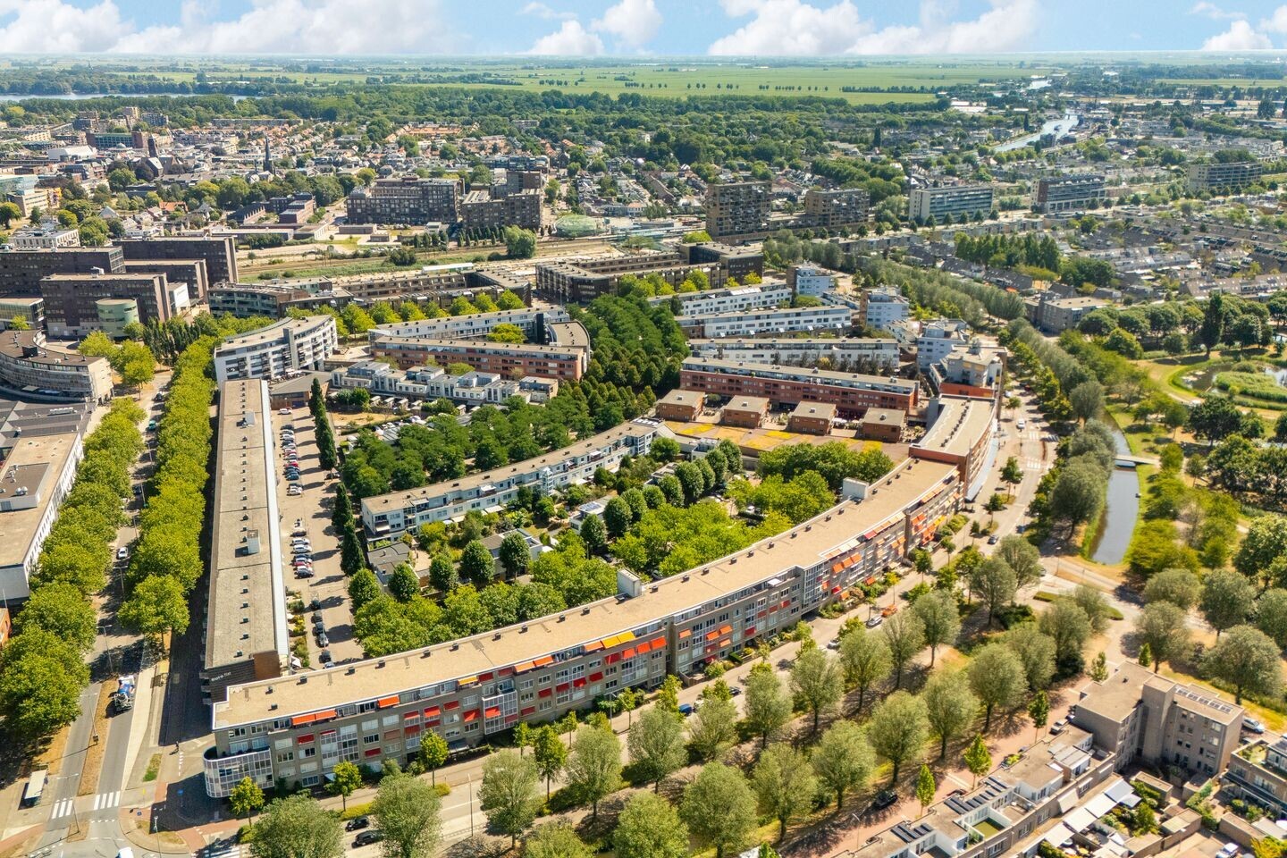 Twee-onder-één-kap te koop: Brabantstraat 13, Alphen Aan Den Rijn