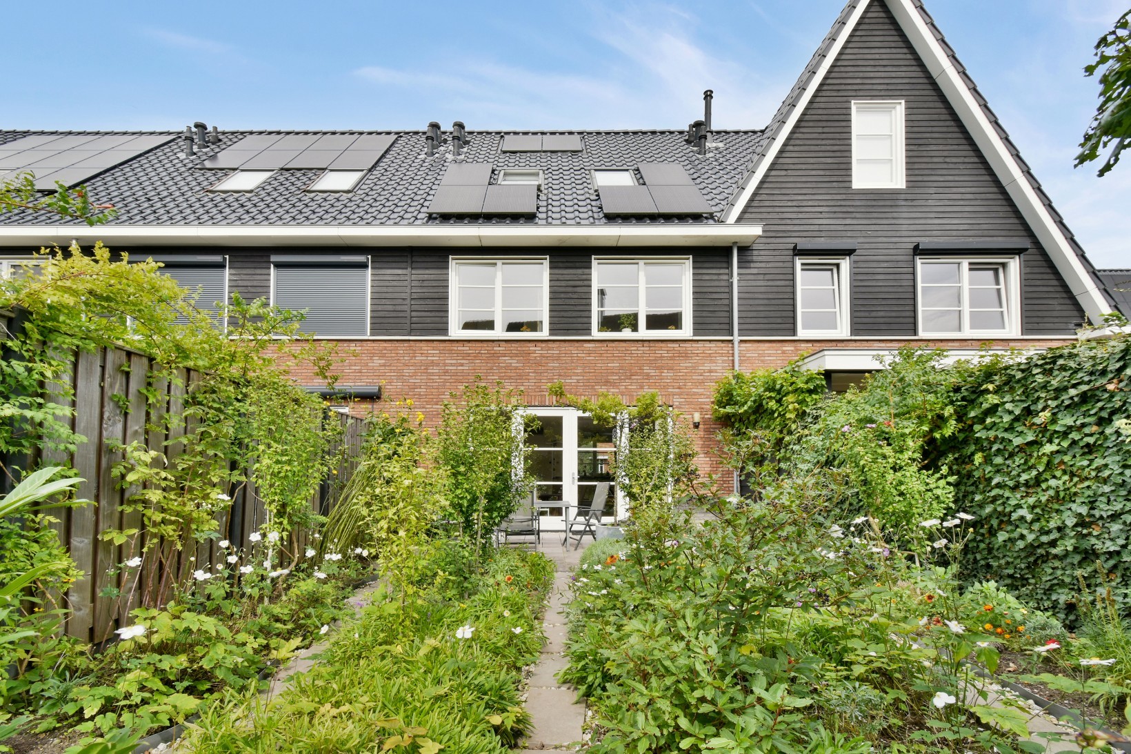 Tussenwoning te koop: Trappistenlaan 23, Alphen Aan Den Rijn