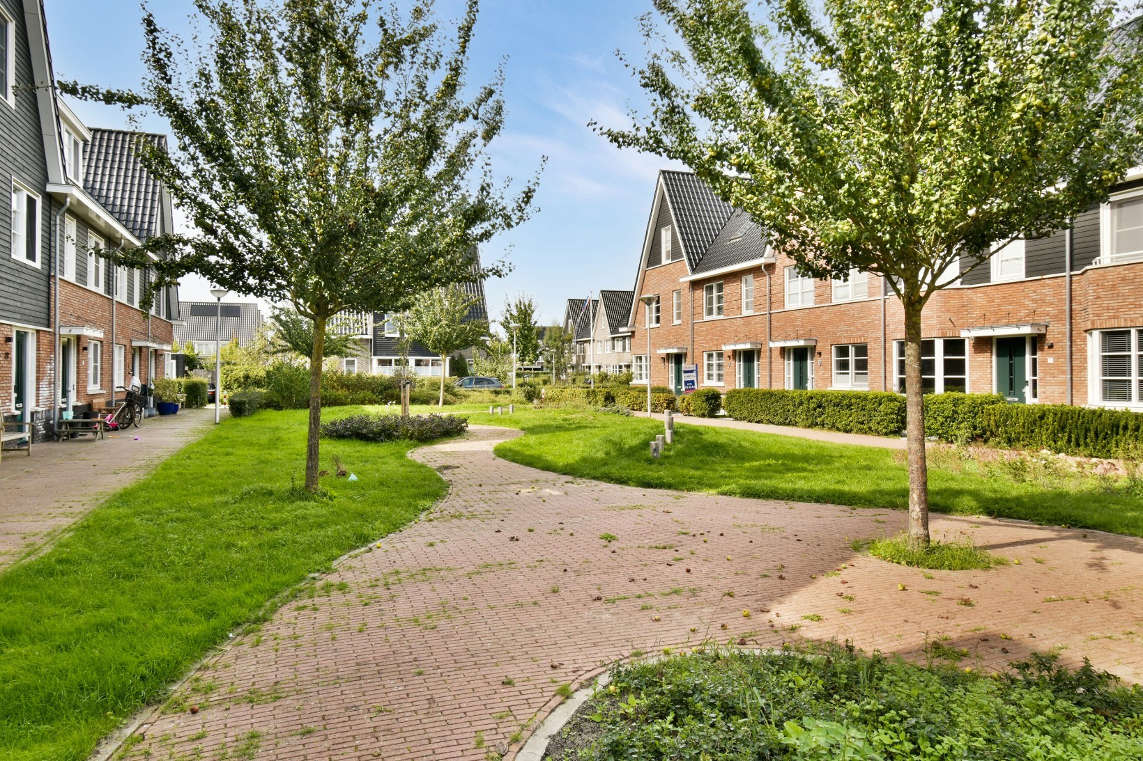 Tussenwoning te koop: Trappistenlaan 23, Alphen Aan Den Rijn