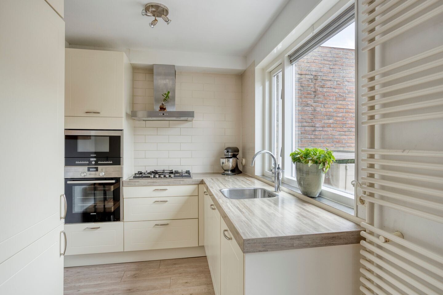 Tussenwoning te koop: Spuisluis 29, Alphen Aan Den Rijn
