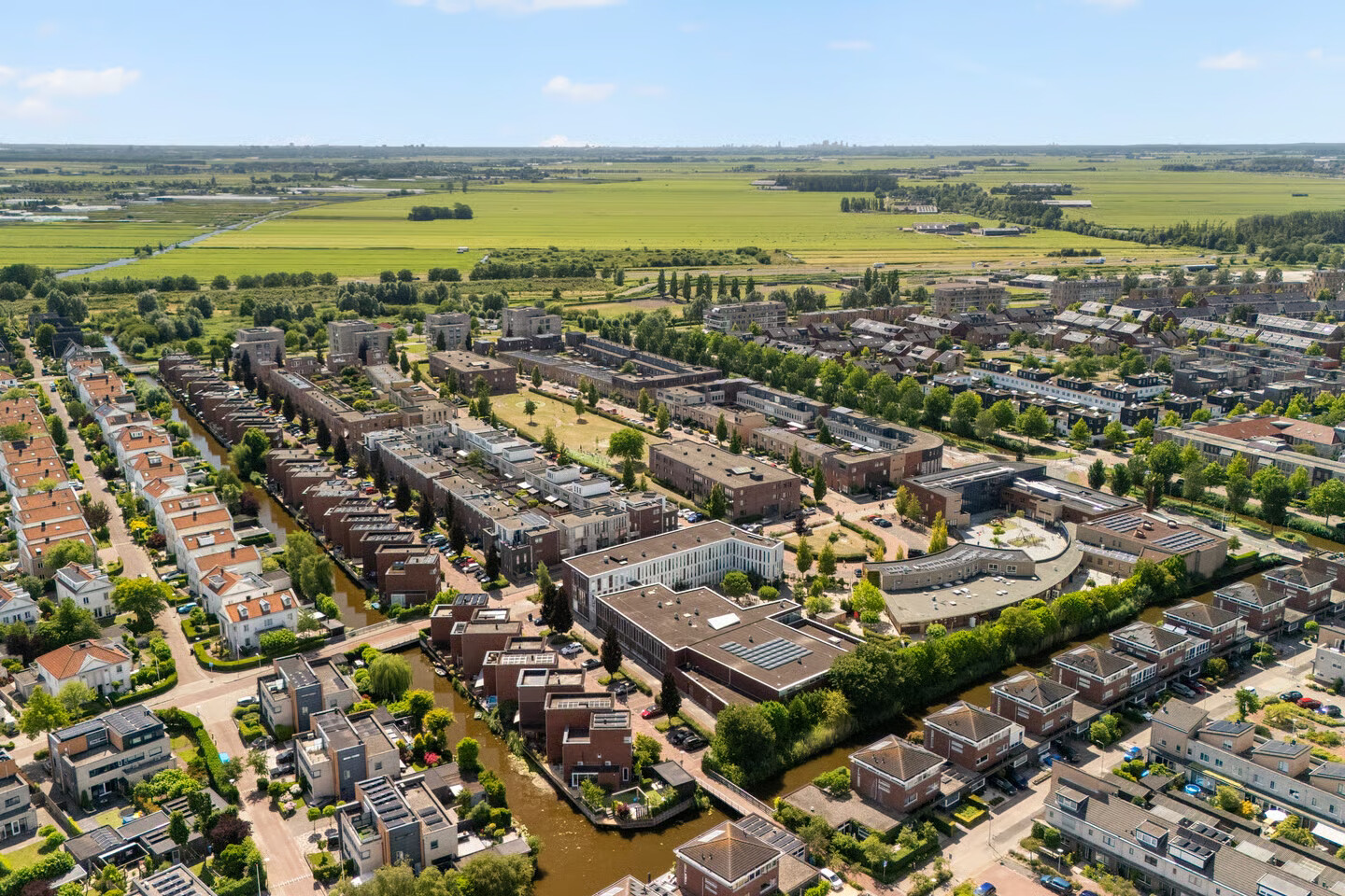 Hoekwoning te koop: Vroonhoevelaan 11, Alphen Aan Den Rijn