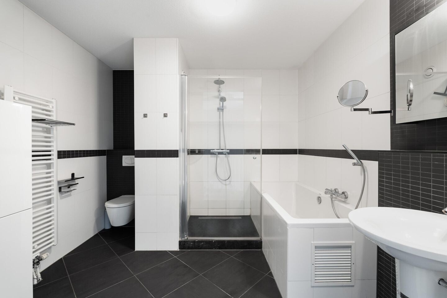 Hoekwoning te koop: Vroonhoevelaan 11, Alphen Aan Den Rijn