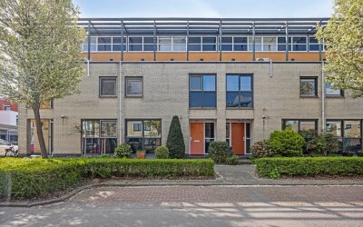 Zuiderkeerk. 328