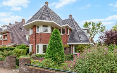 Burg. v. Dobben de Bruijnstraat 1