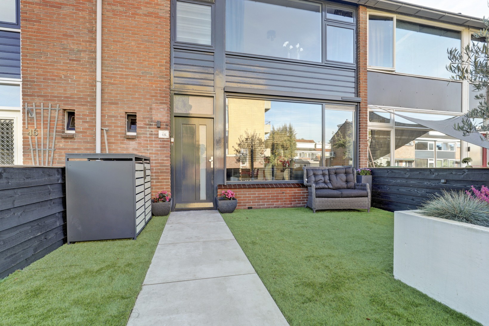 Tussenwoning te koop: Ambachtshof 48, Bodegraven