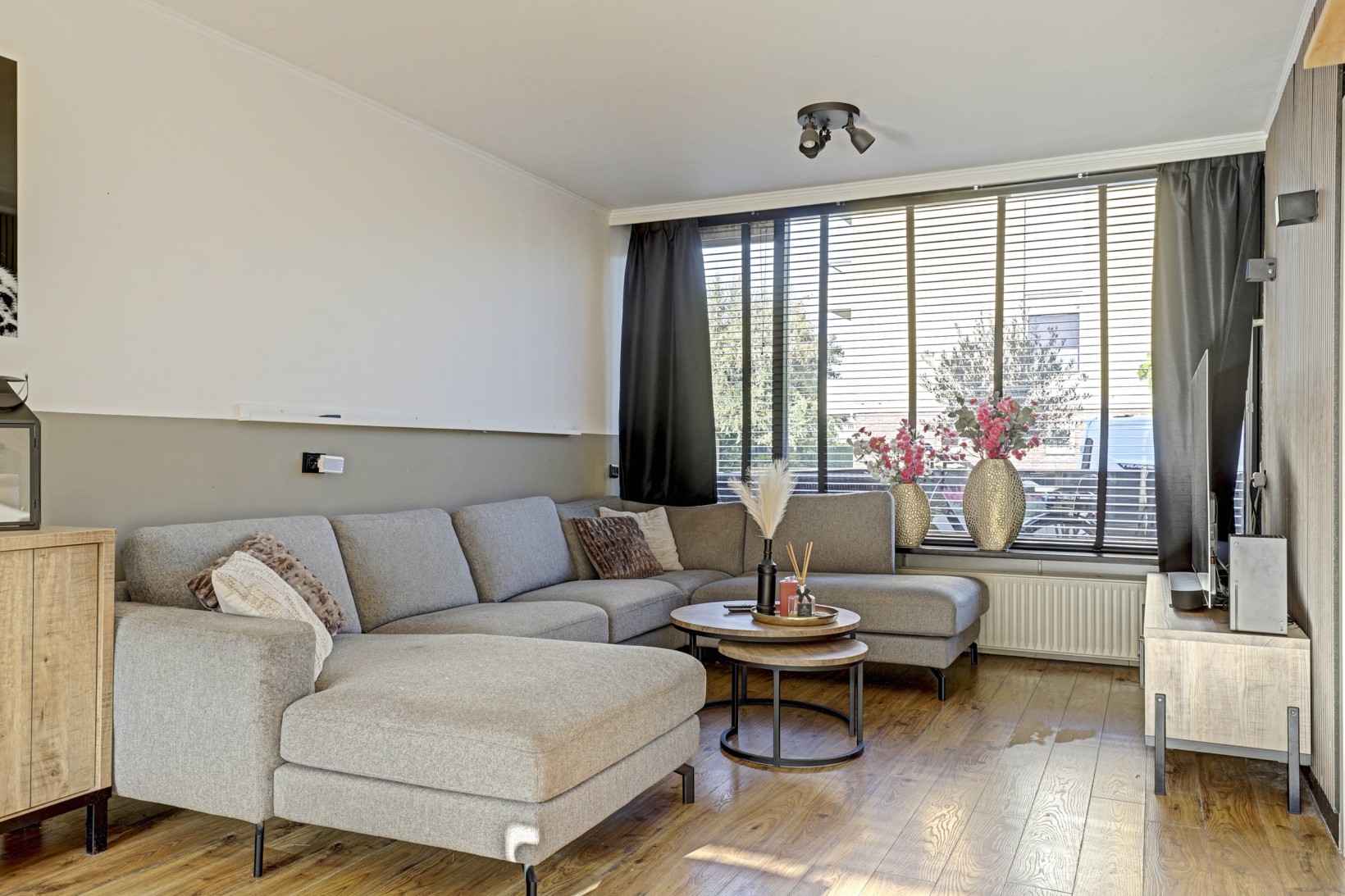 Tussenwoning te koop: Ambachtshof 48, Bodegraven