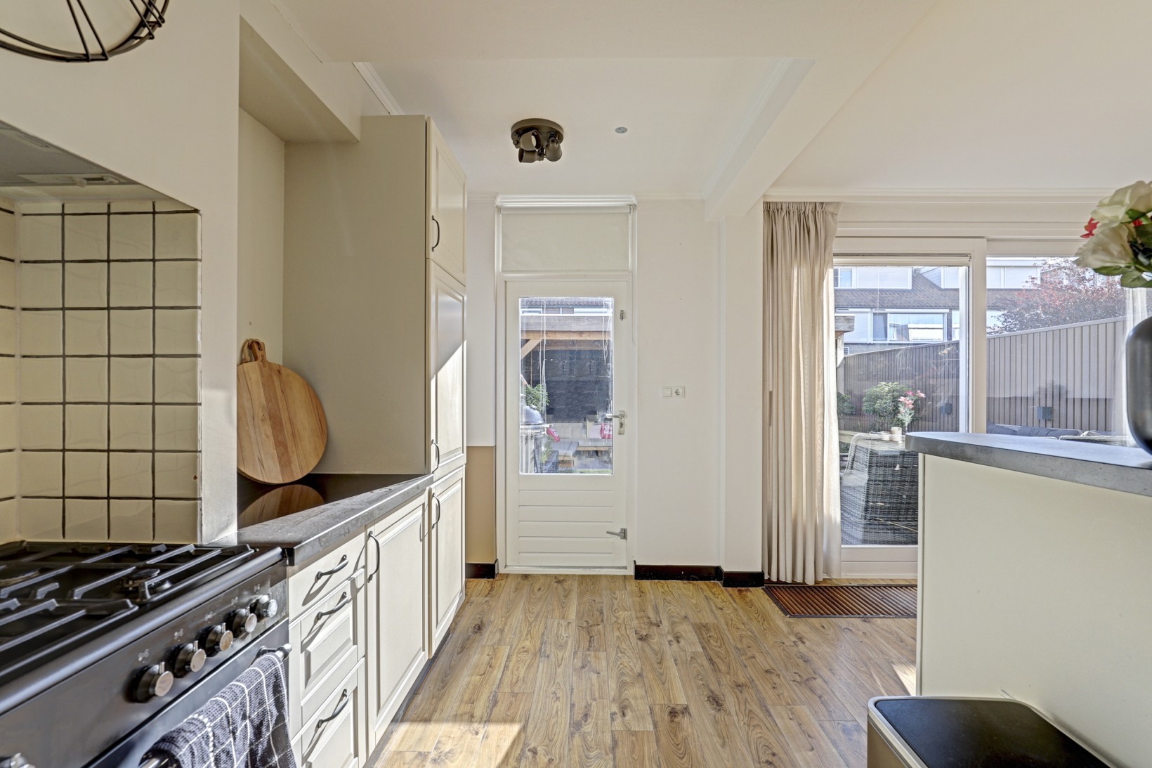 Tussenwoning te koop: Ambachtshof 48, Bodegraven