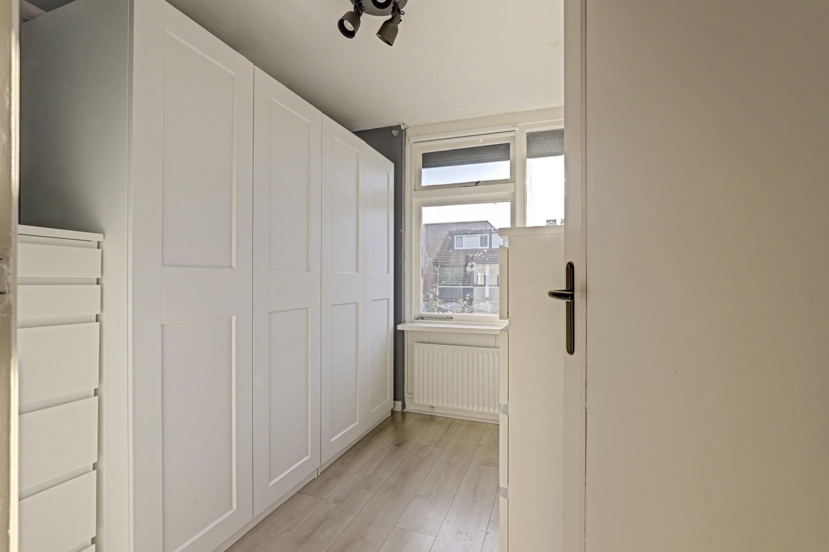 Tussenwoning te koop: Ambachtshof 48, Bodegraven