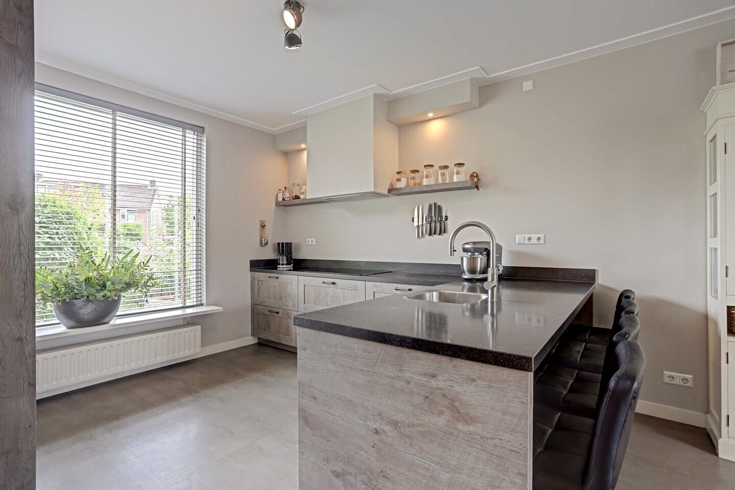 Tussenwoning te koop: Goudplevier 35, Bodegraven