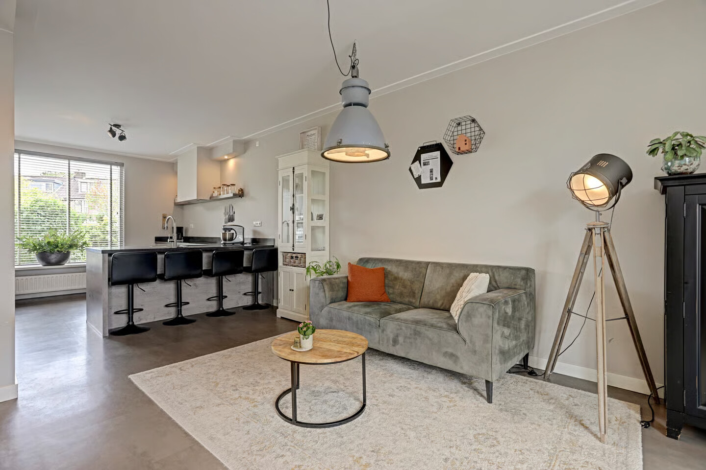Tussenwoning te koop: Goudplevier 35, Bodegraven