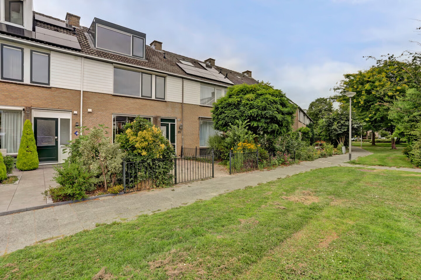 Tussenwoning te koop: Goudplevier 35, Bodegraven