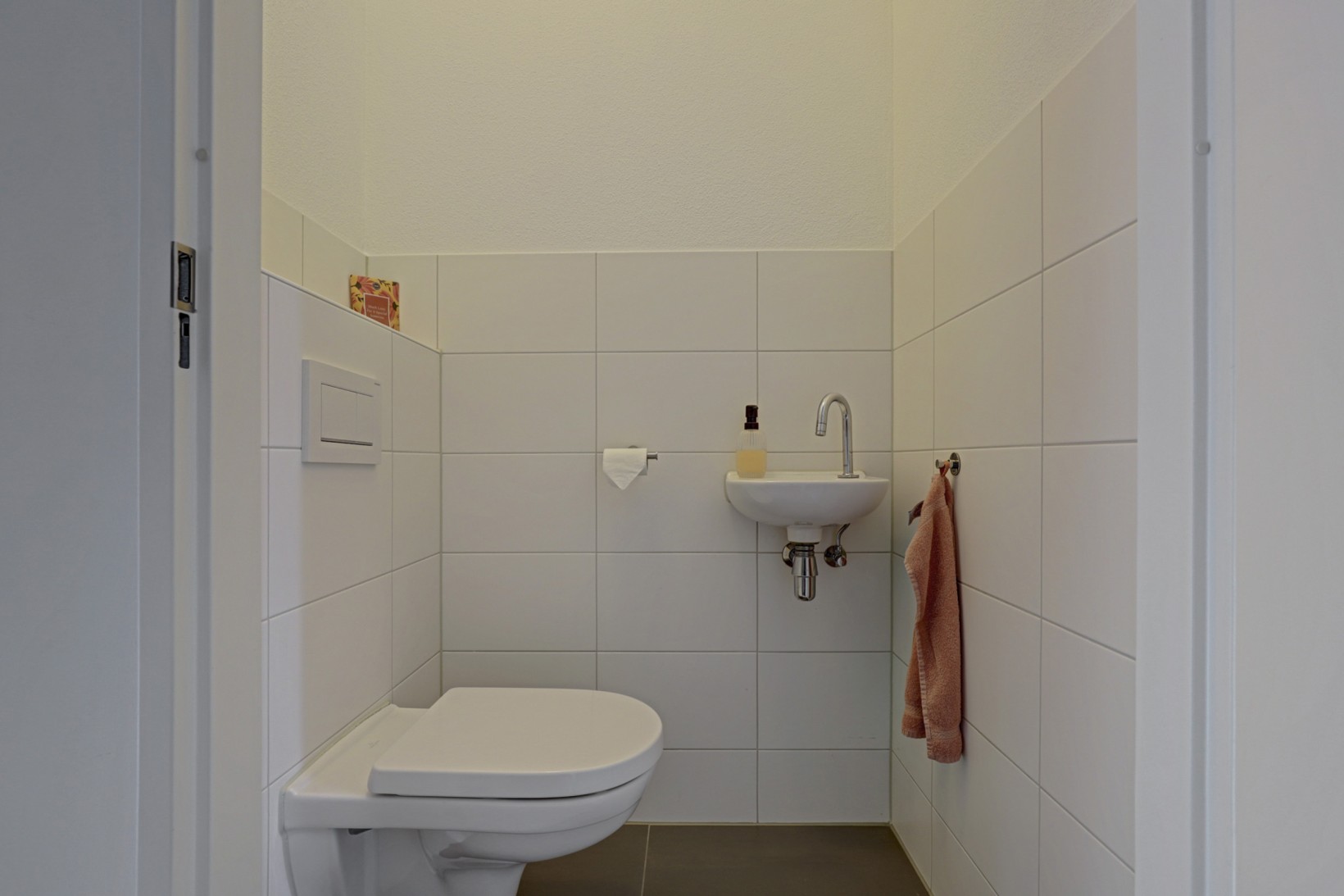 Tussenwoning te koop: Baas en Domburgstraat 61, Bodegraven