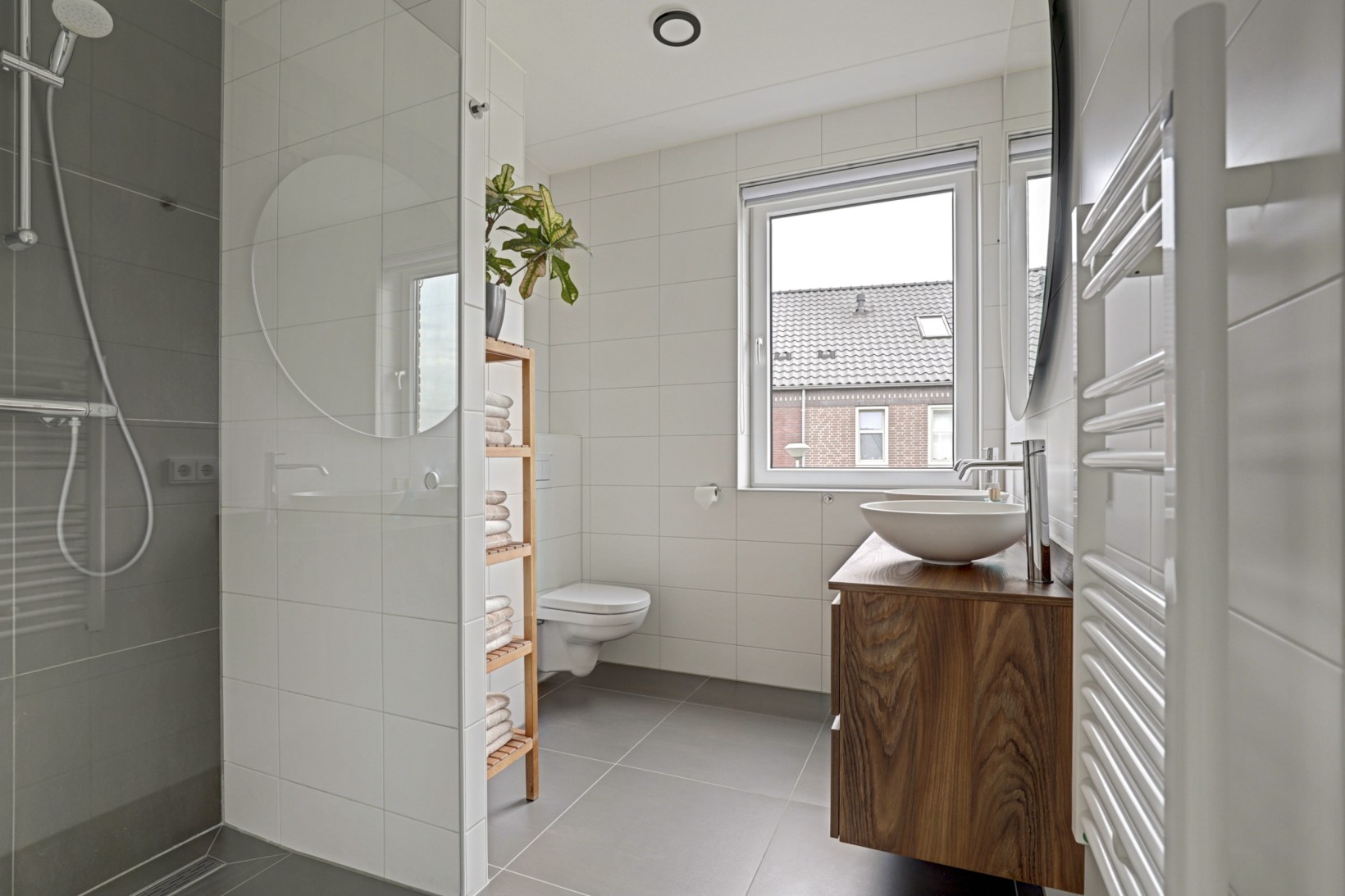 Tussenwoning te koop: Baas en Domburgstraat 61, Bodegraven