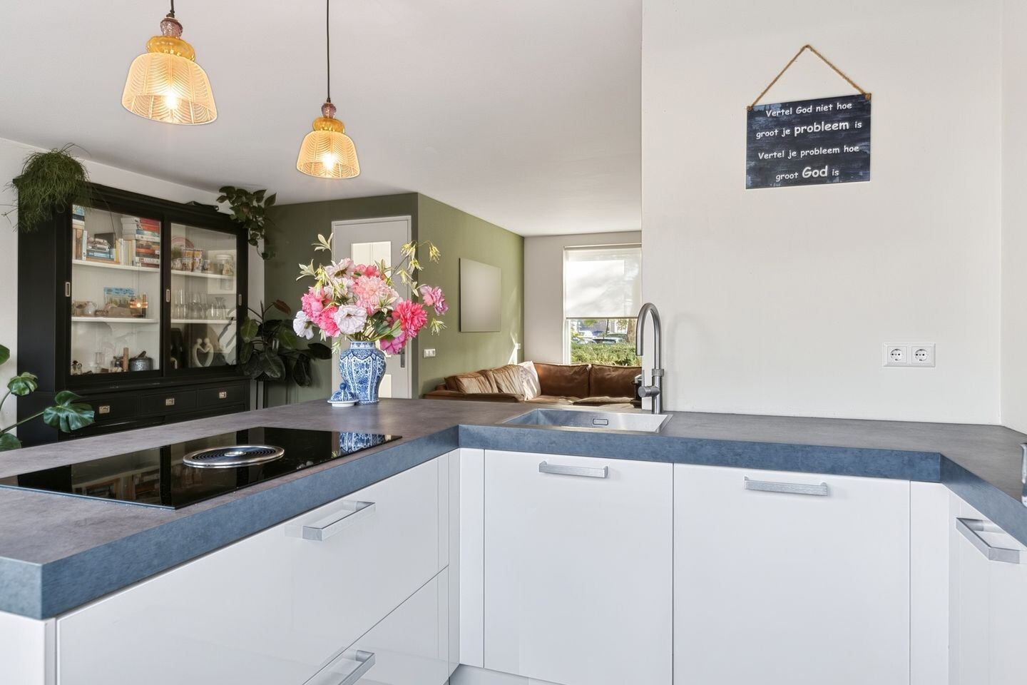 Tussenwoning te koop: Wielewaal 19, Bodegraven