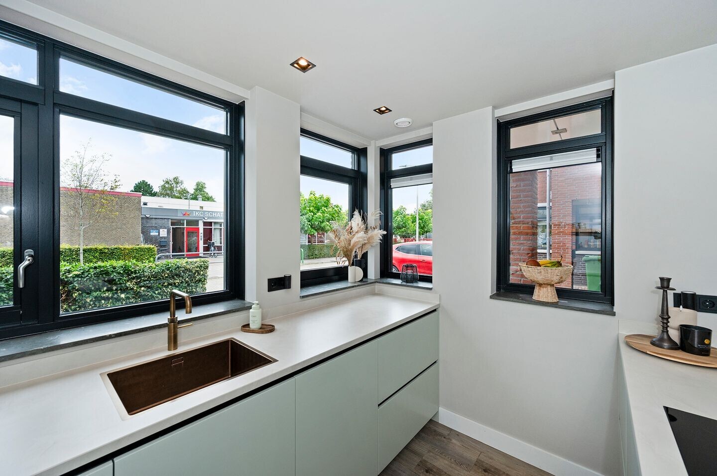 Tussenwoning te koop: Eendrachtsweg 13, Bodegraven