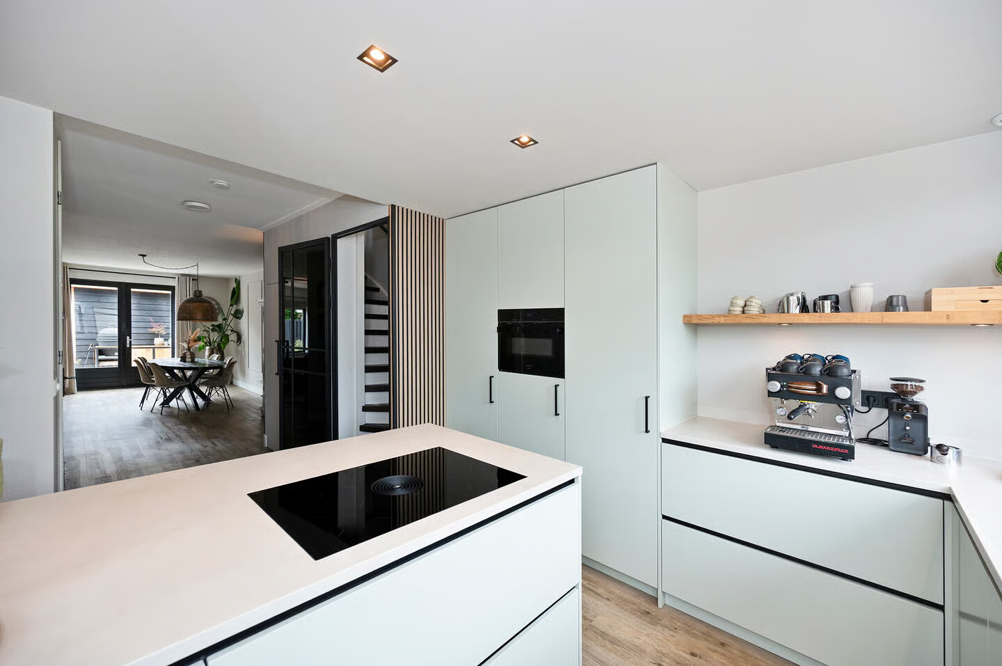 Tussenwoning te koop: Eendrachtsweg 13, Bodegraven