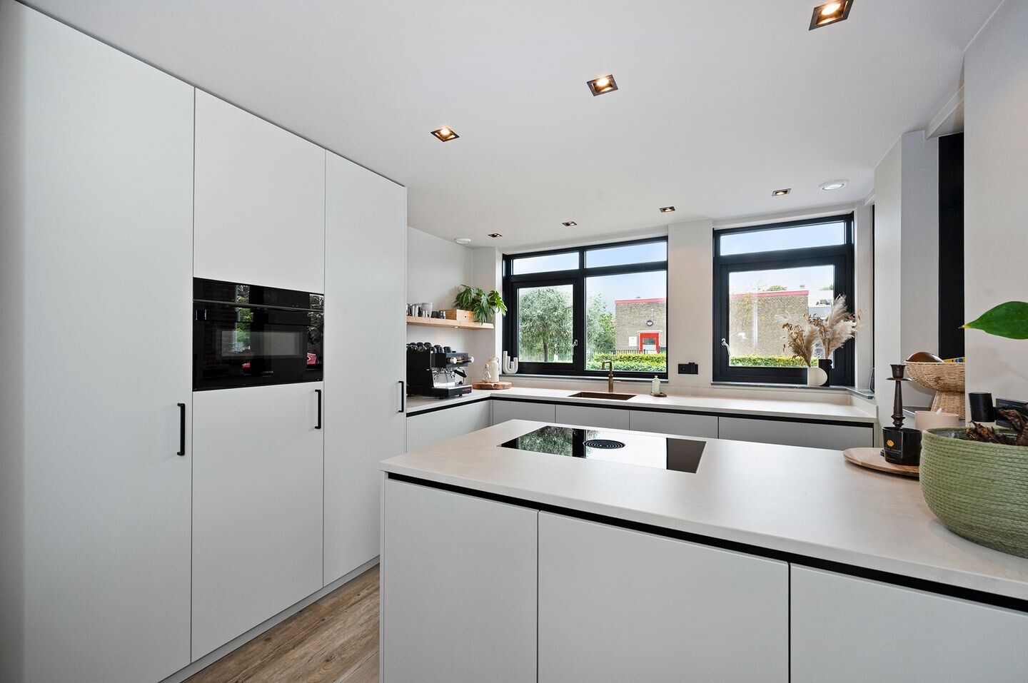 Tussenwoning te koop: Eendrachtsweg 13, Bodegraven