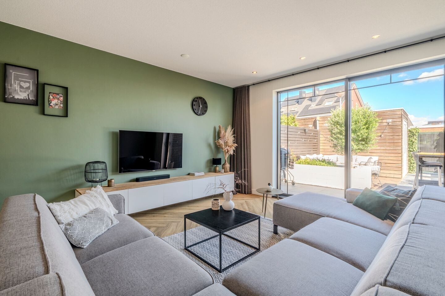 Tussenwoning te koop: Zilverschoon 42, Bodegraven