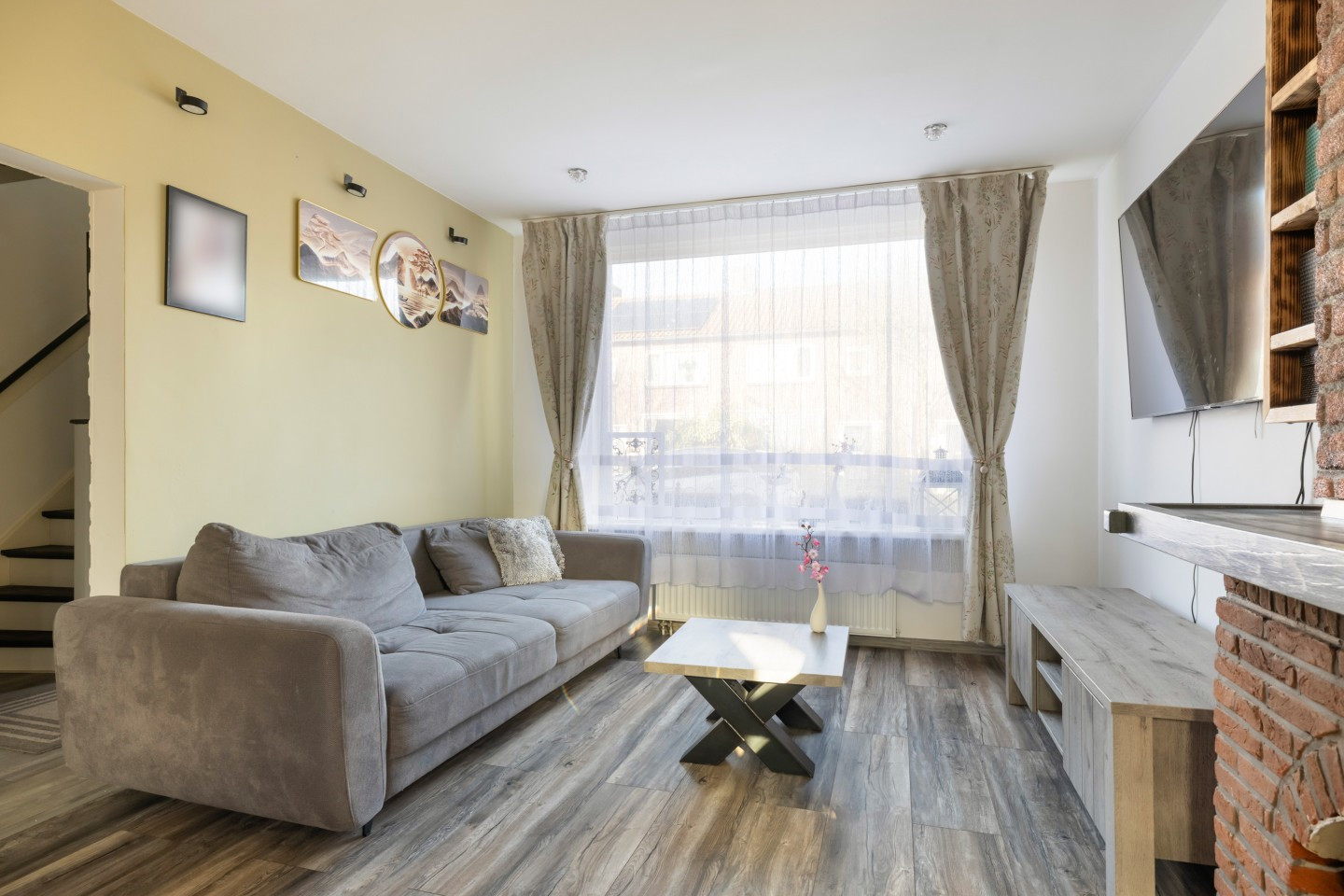 Tussenwoning te koop: Johan Willem Frisostraat 9, Nieuwerbrug Aan Den Rijn
