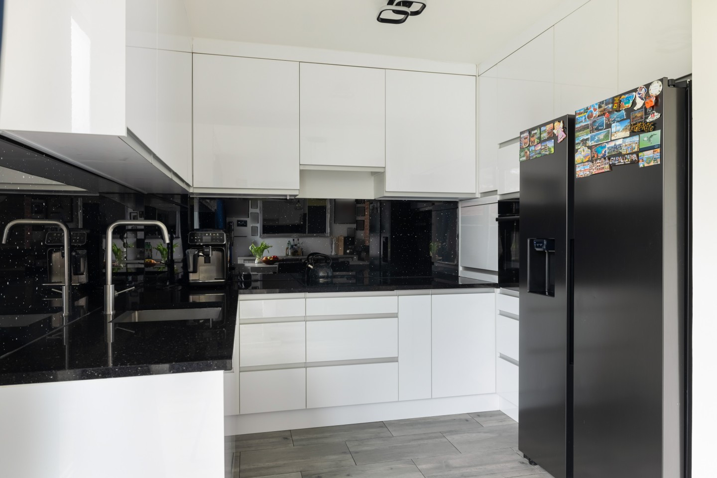Tussenwoning te koop: Johan Willem Frisostraat 9, Nieuwerbrug Aan Den Rijn