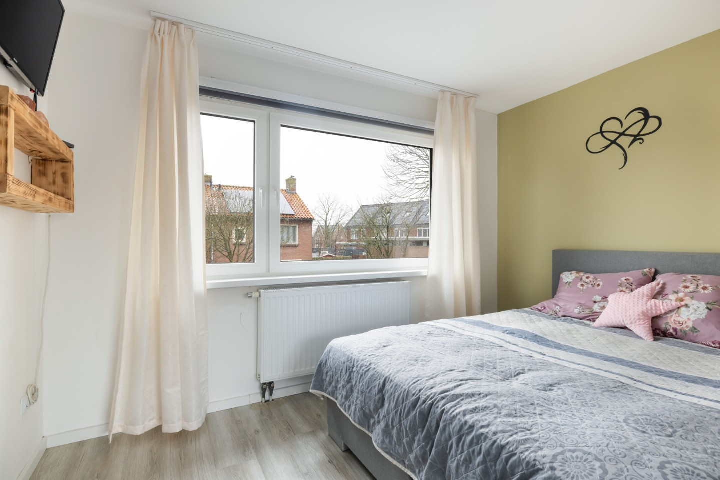 Tussenwoning te koop: Johan Willem Frisostraat 9, Nieuwerbrug Aan Den Rijn