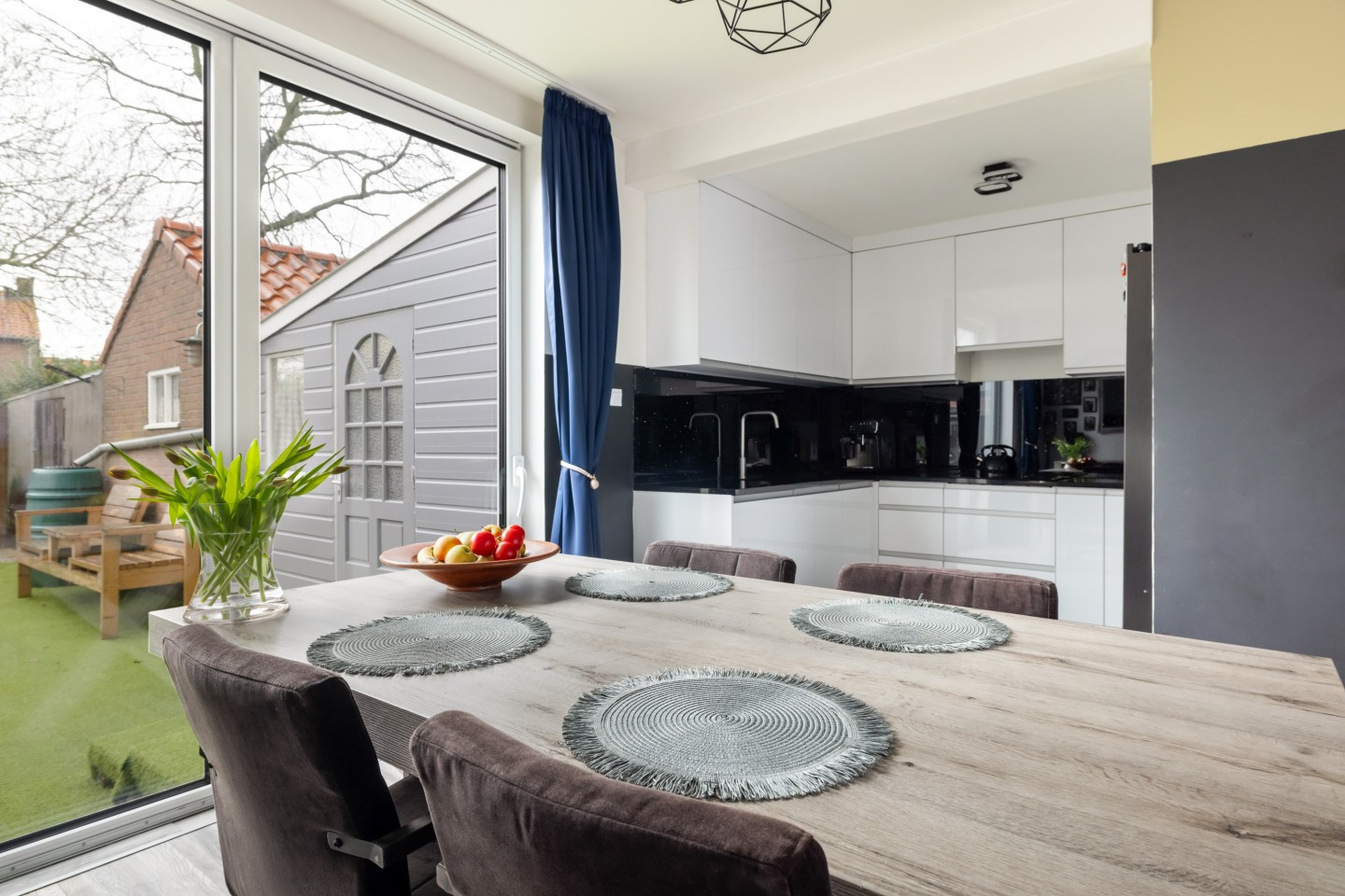 Tussenwoning te koop: Johan Willem Frisostraat 9, Nieuwerbrug Aan Den Rijn