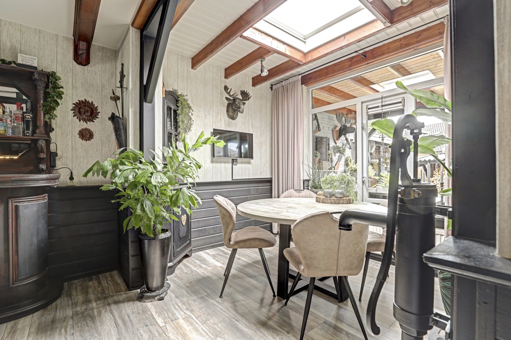 Tussenwoning te koop: 's-Gravenhof 30, Nieuwerbrug Aan Den Rijn