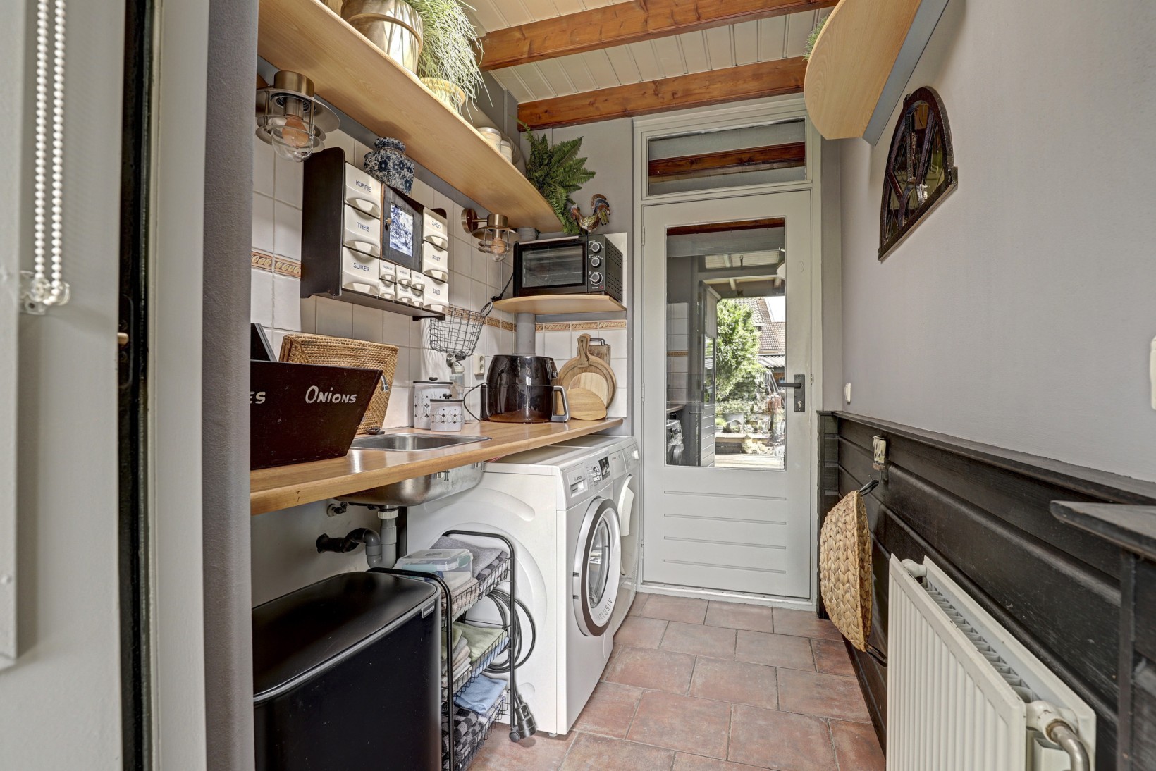 Tussenwoning te koop: 's-Gravenhof 30, Nieuwerbrug Aan Den Rijn