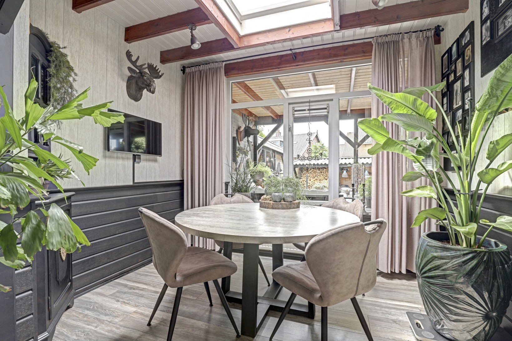 Tussenwoning te koop: 's-Gravenhof 30, Nieuwerbrug Aan Den Rijn