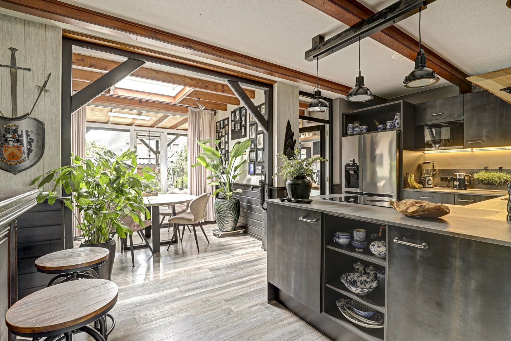 Tussenwoning te koop: 's-Gravenhof 30, Nieuwerbrug Aan Den Rijn
