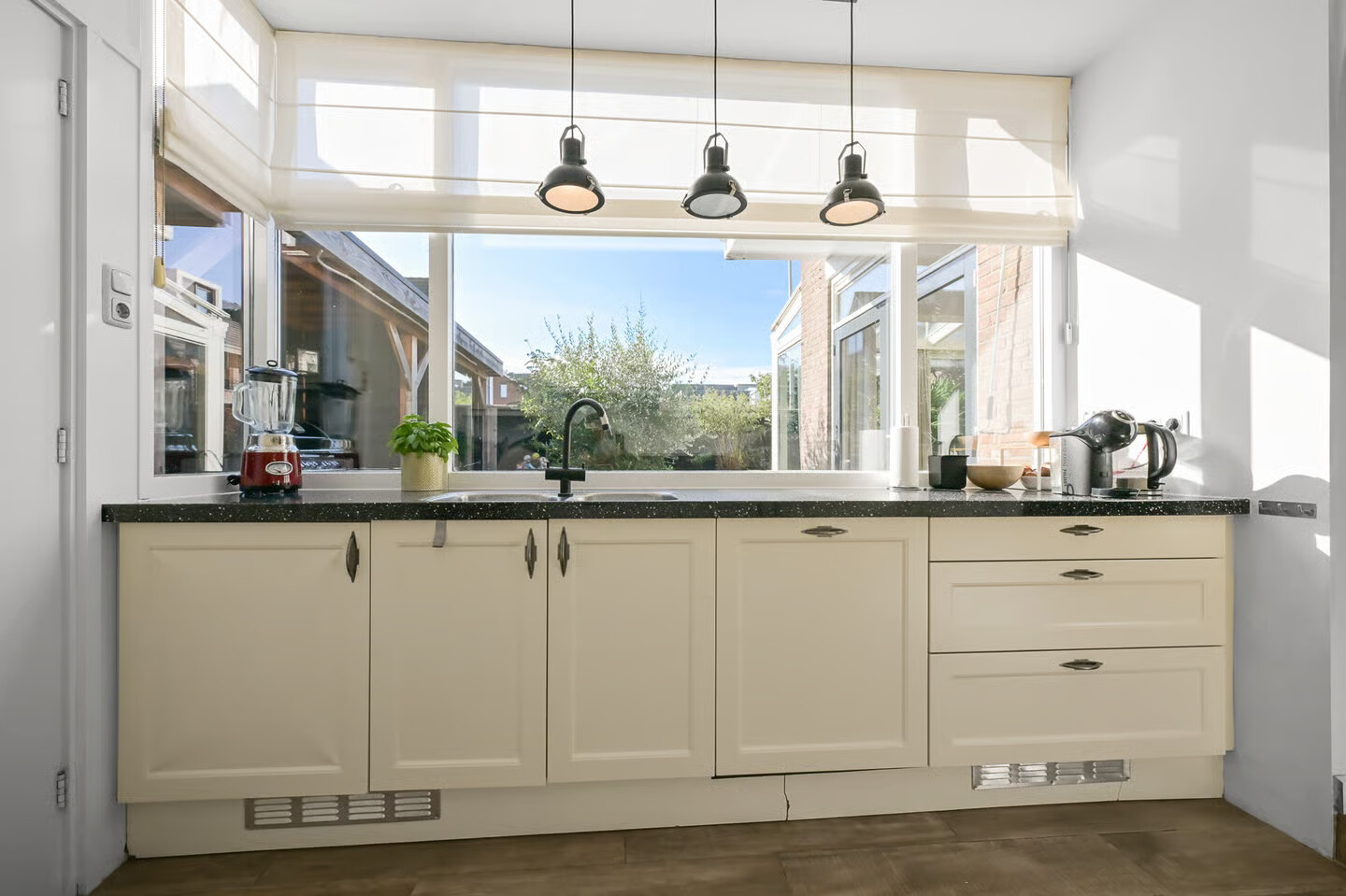 Hoekwoning te koop: Waterleliestraat 2, Nieuwkoop