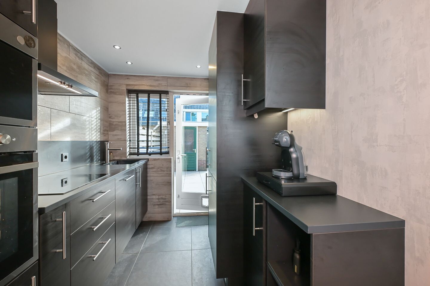 Hoekwoning te koop: Bernhardlaan 18, Nieuwkoop