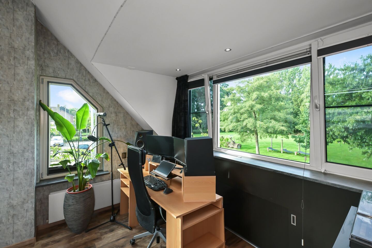 Hoekwoning te koop: Bernhardlaan 18, Nieuwkoop