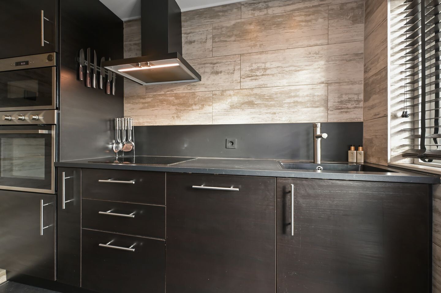 Hoekwoning te koop: Bernhardlaan 18, Nieuwkoop