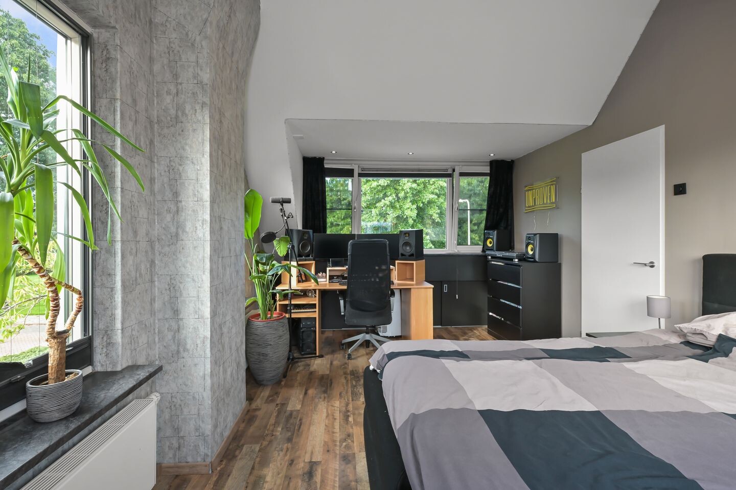 Hoekwoning te koop: Bernhardlaan 18, Nieuwkoop