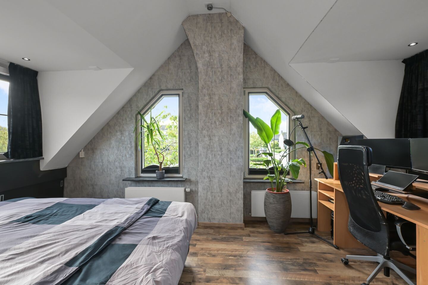 Hoekwoning te koop: Bernhardlaan 18, Nieuwkoop