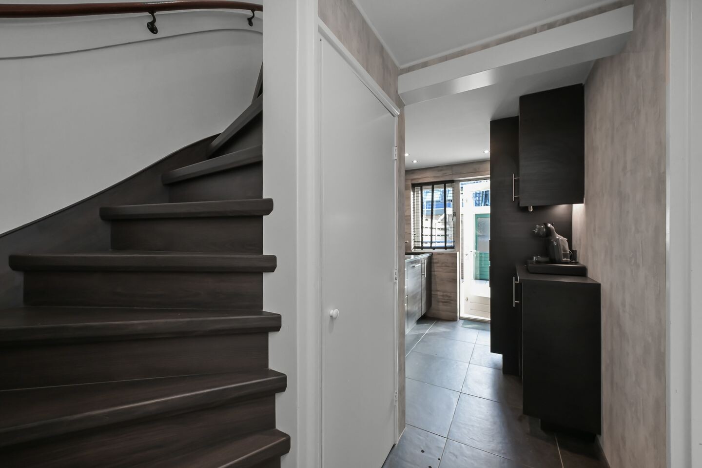 Hoekwoning te koop: Bernhardlaan 18, Nieuwkoop
