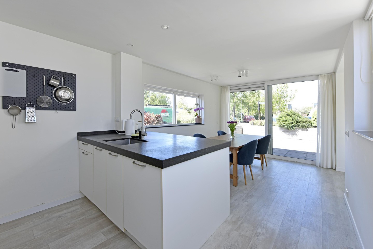 Tussenwoning te koop: Irenelaan 2, Nieuwkoop