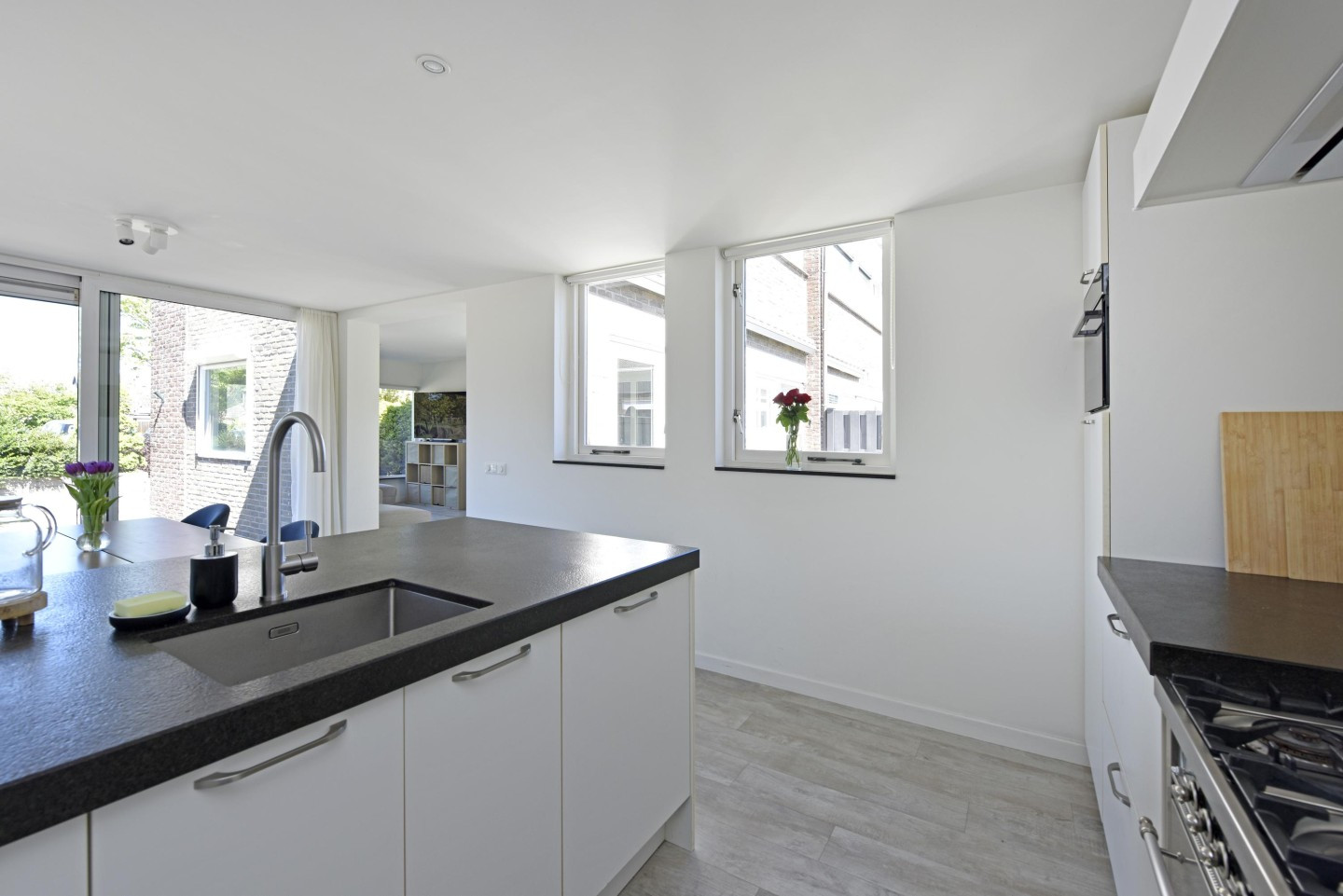 Tussenwoning te koop: Irenelaan 2, Nieuwkoop