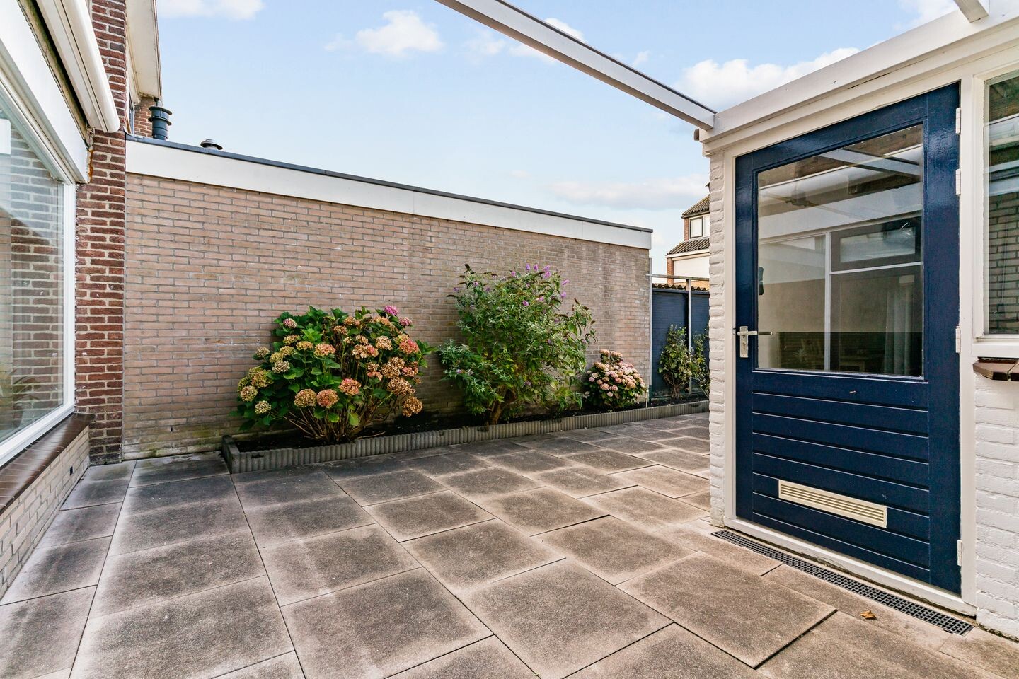 Tussenwoning te koop: Julianalaan 5, Nieuwkoop