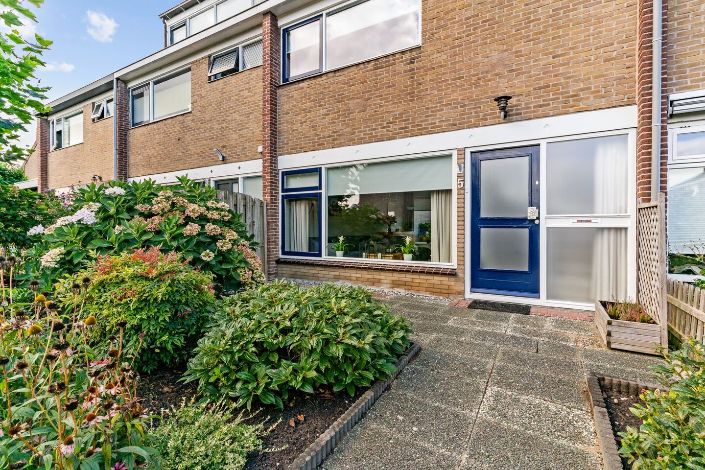 Tussenwoning te koop: Julianalaan 5, Nieuwkoop