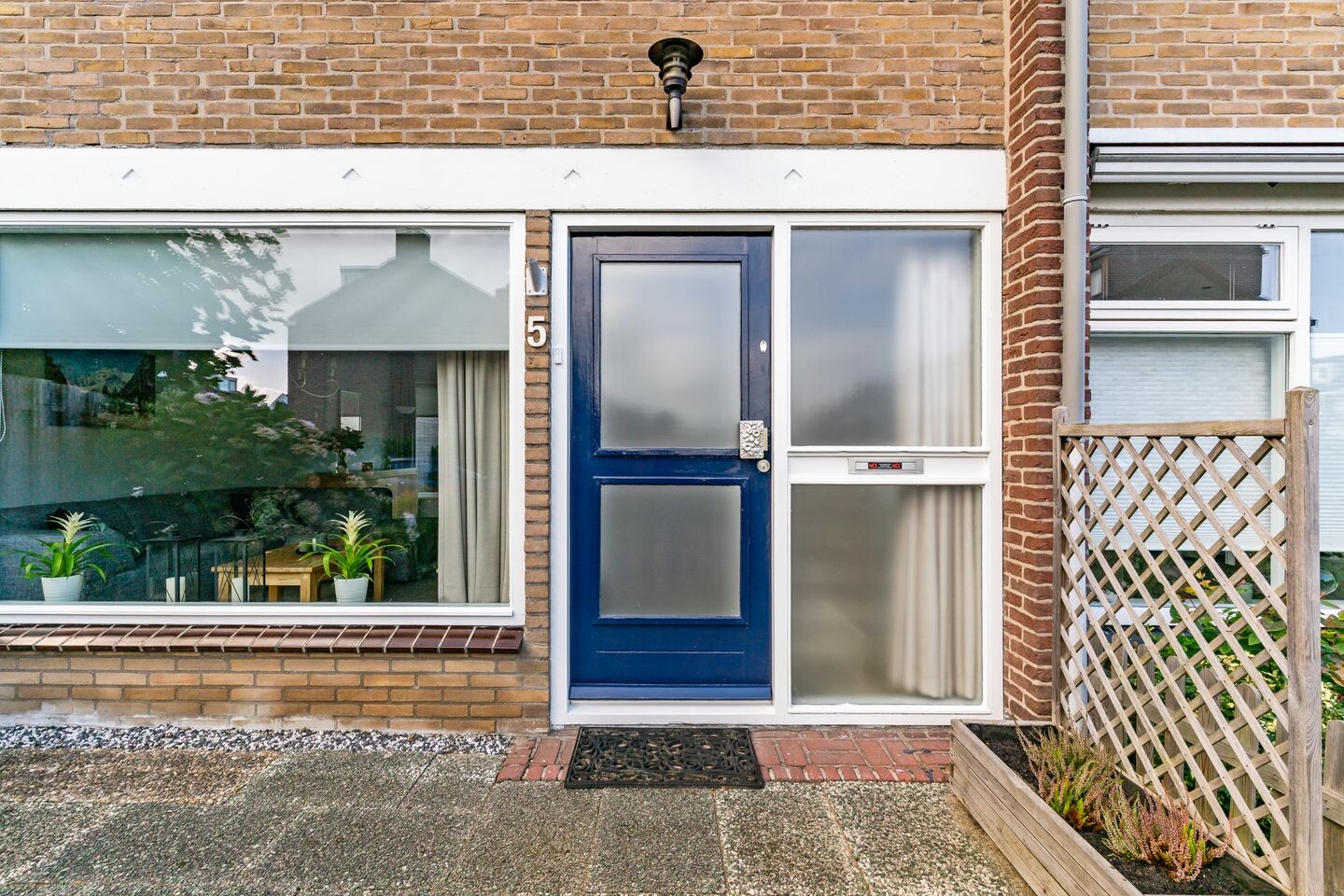Tussenwoning te koop: Julianalaan 5, Nieuwkoop