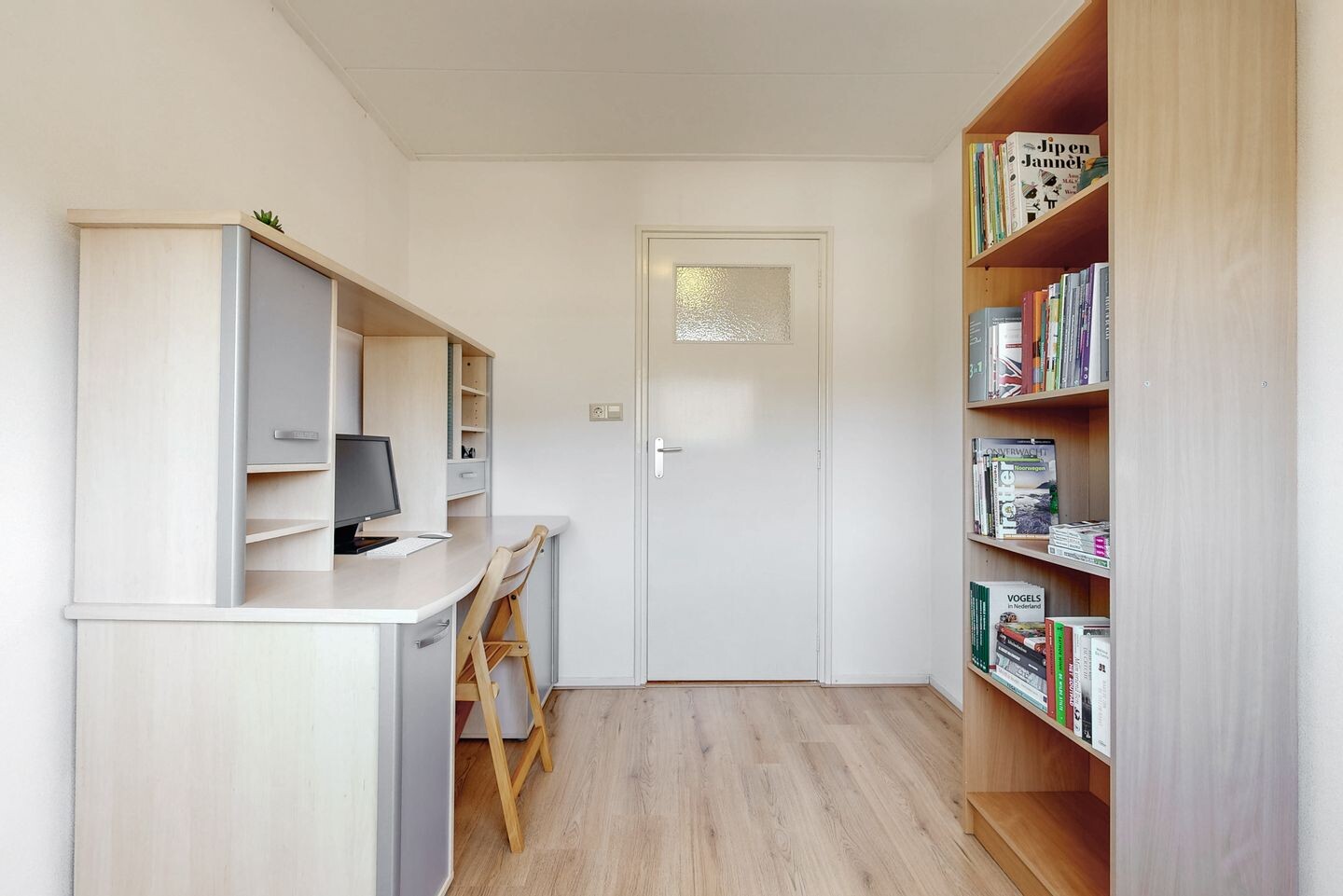 Tussenwoning te koop: Julianalaan 5, Nieuwkoop
